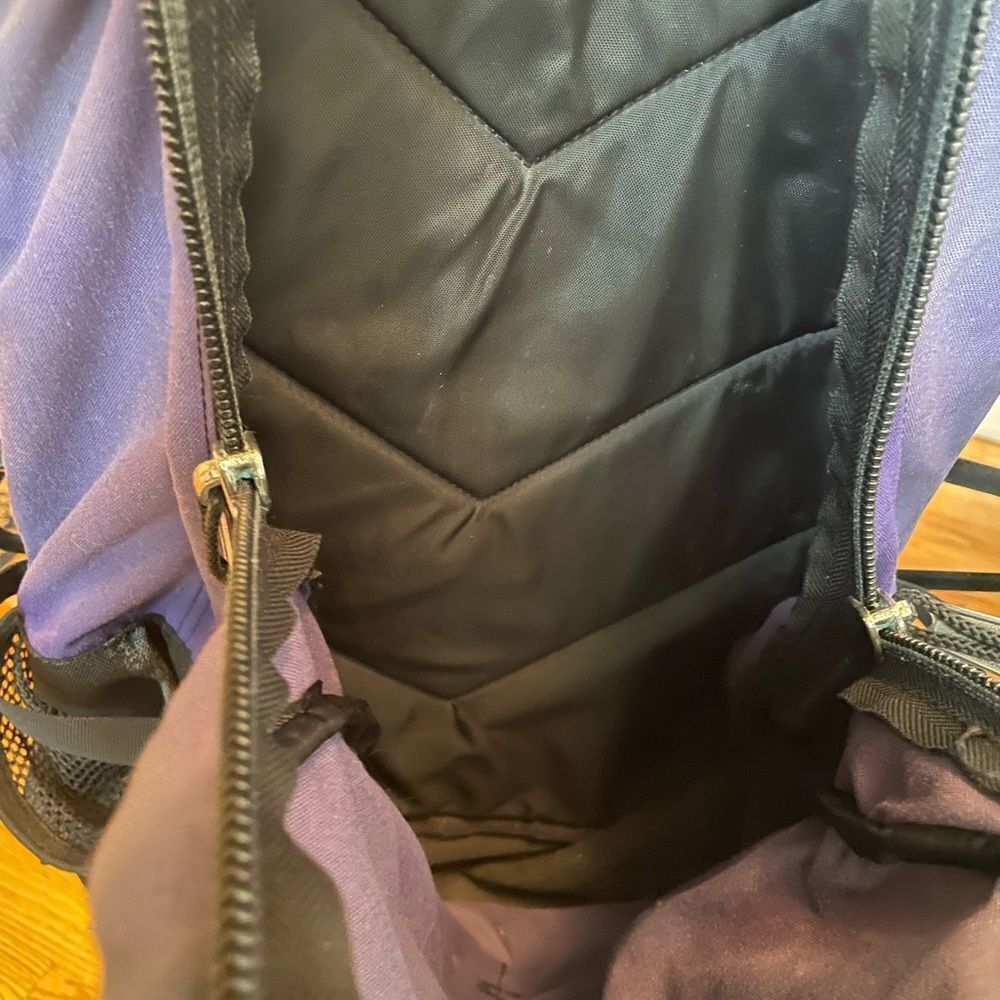 The North Face 90’s Purple and Black Faded Backpack - Picture 12 of 16